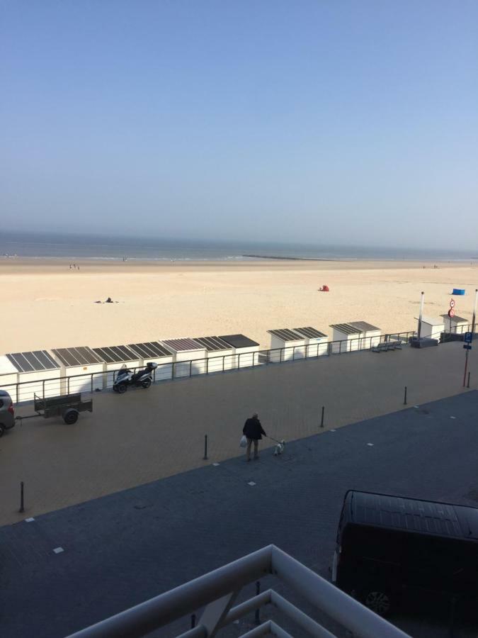Studio Zwembad Met Frontaal Zeezicht Ostend Exterior photo