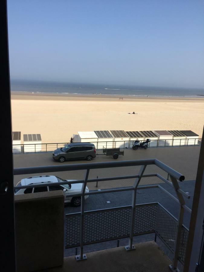 Studio Zwembad Met Frontaal Zeezicht Ostend Exterior photo